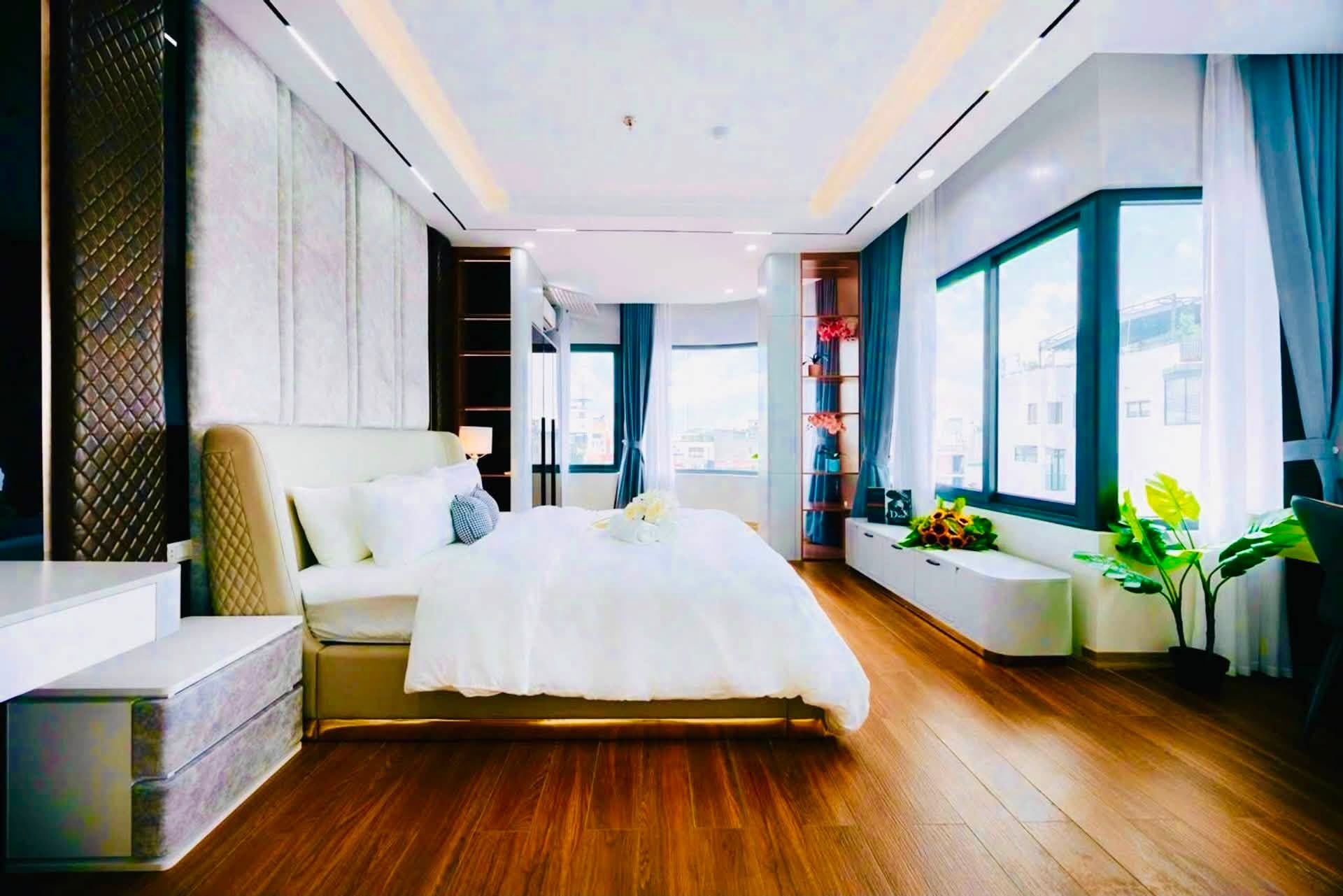 Bán Apartment Trịnh Công Sơn - Tây Hồ, 166m², 8 tầng, 69 tỷ